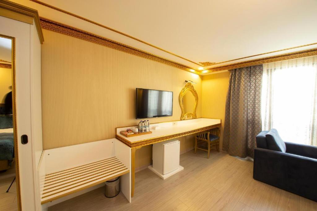 Hotel Phosphorion Estambul Exterior foto A room at the hotel