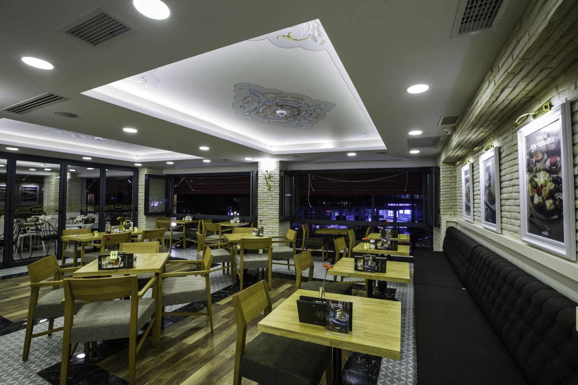 Hotel Phosphorion Estambul Exterior foto Restaurant in Belgrade